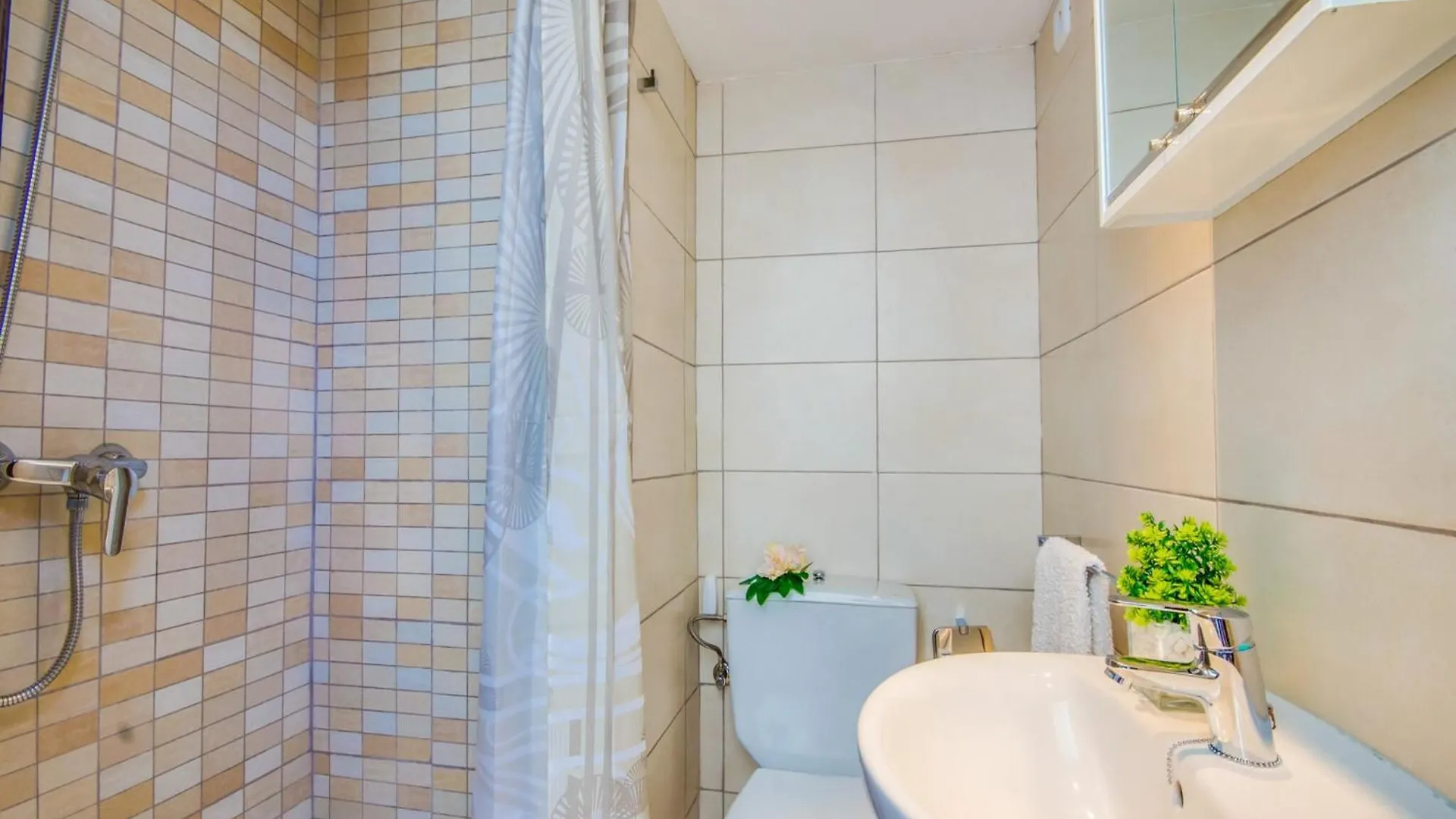 Apartment, 200M From Alcudia Beach 0*, 알쿠디아